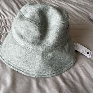 Shade and Shore adjustable light green sage bucket hat kids